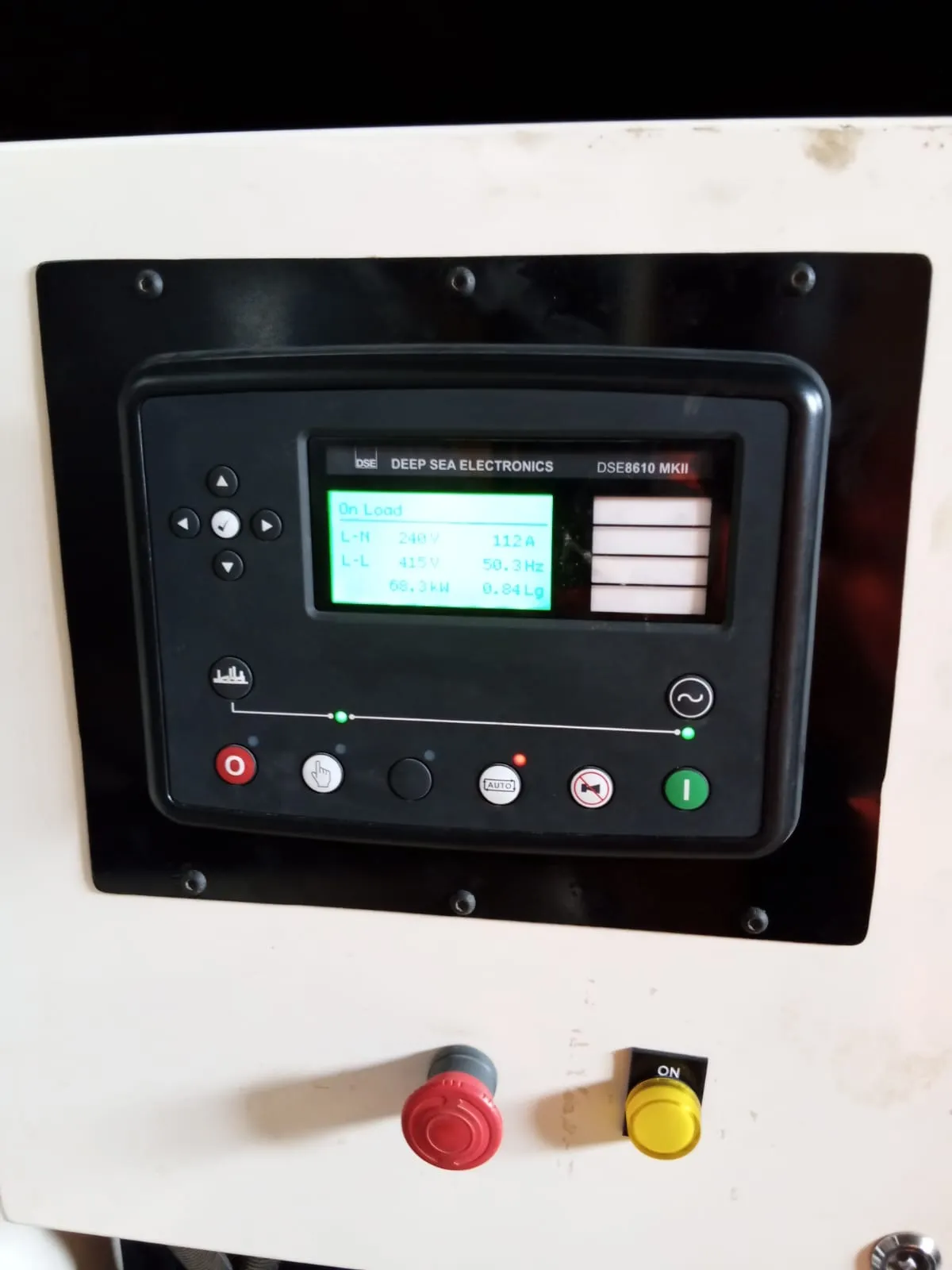 Deep Sea Electronics DSE8610 MKII controller showing the generator on load at 415 V and 50.3 Hz